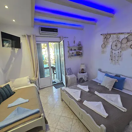Athina 3*