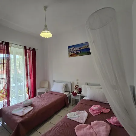 Athina 3* Chorto