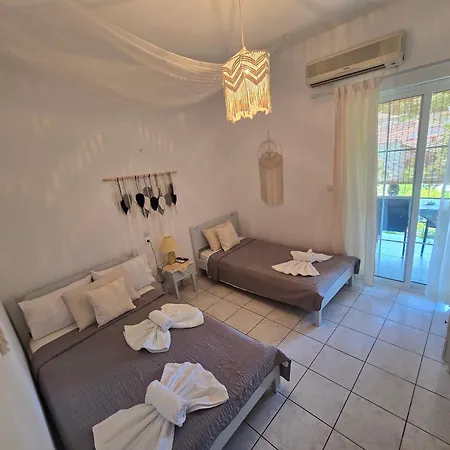 Athina 3* Chorto