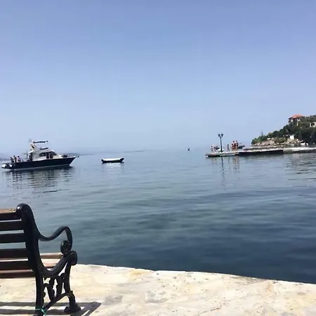 Athina 3*